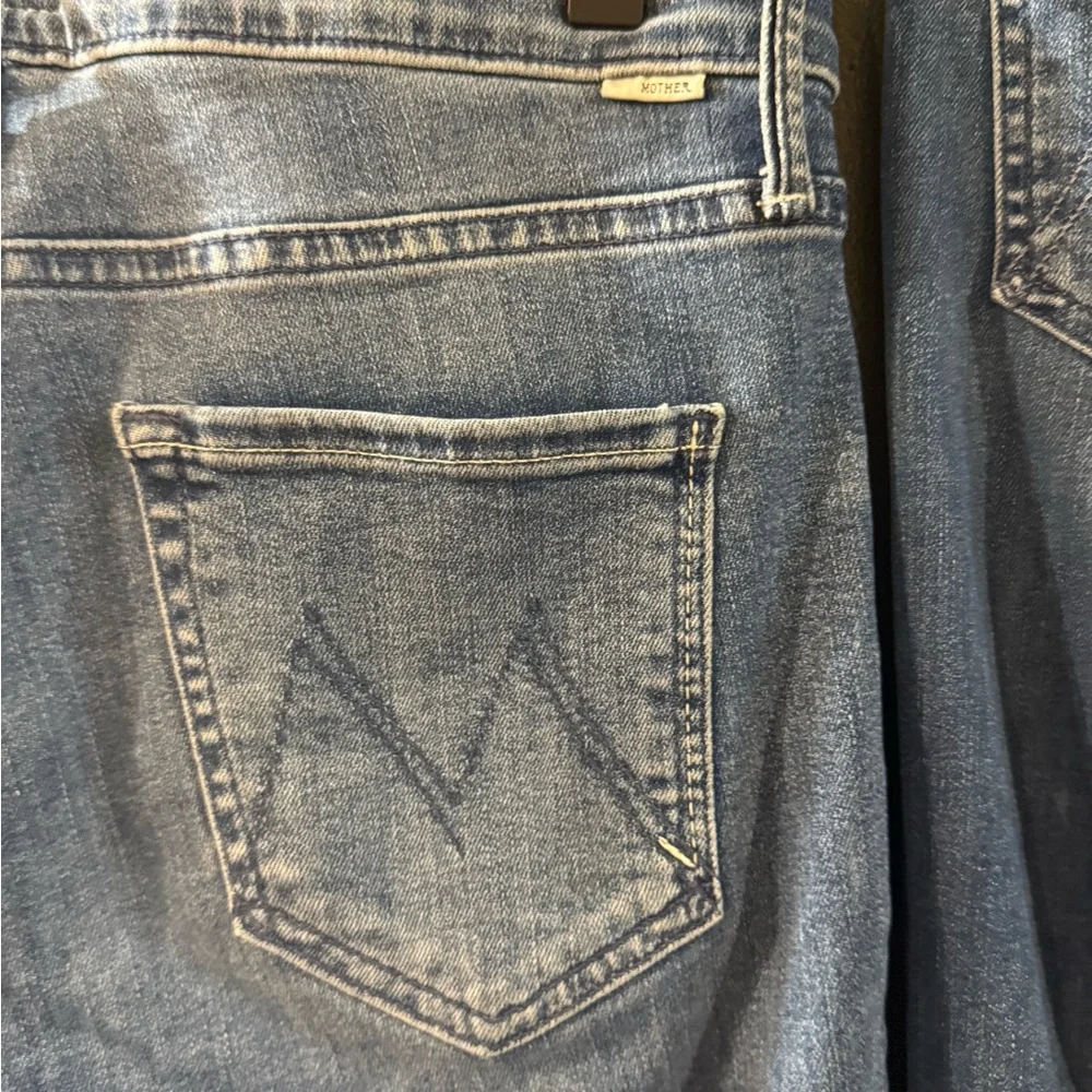 MOTHER Mid Rise Dazzler Ankle jeans in “We the Animals” wash - Picture 3 of 4